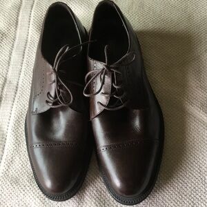 Classic Men’s Brown Leather Cap-Toe Oxford Dress Shoes by Rockport